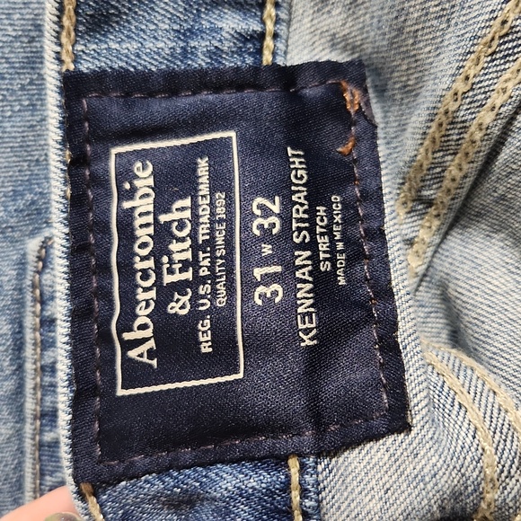 Abercrombie & Fitch Kennan Straight Stretch Jeans, Medium Light Wash 31w32 - Picture 9 of 11